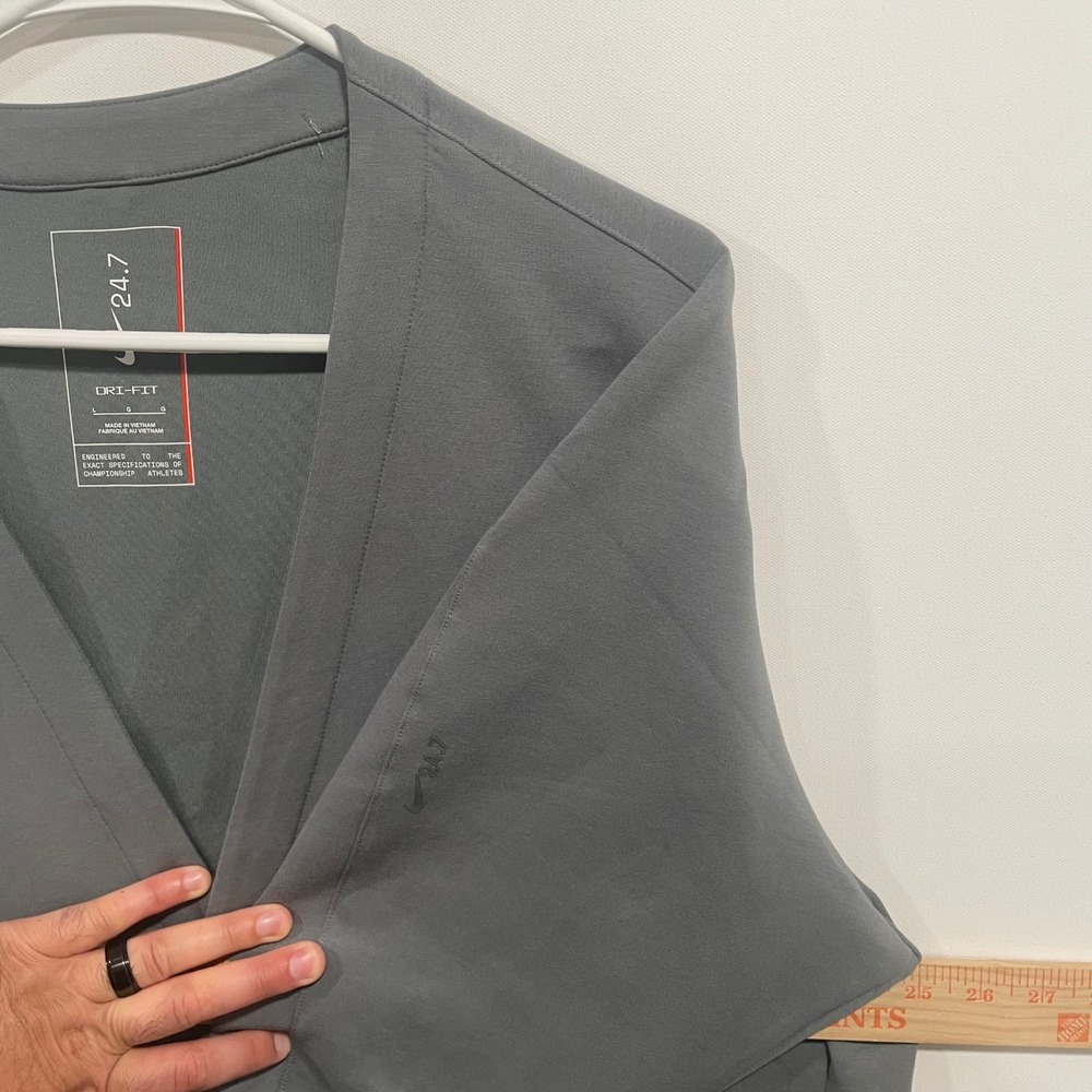 Nike 24.7 Impossibly Soft Cardigan Mens Large Grey HQ6948-084 Loose Fit NWT $125 - Picture 3 of 10
